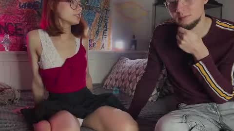 Snapshot of candybeee chatting on 11.18.25 candybeee online show from 11.18.25