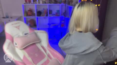 You can call me HH online show from 09.14.25