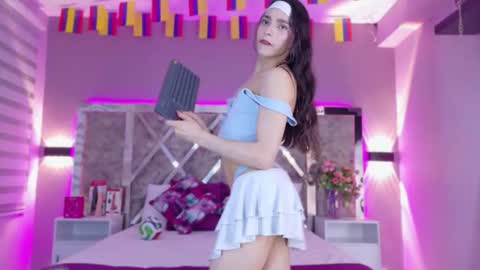 candyluxury_ online show from 07.10.26