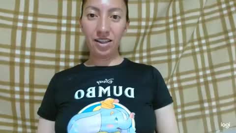 Snapshot of candymilfff chatting on 10.29.25 candymilfff online show from 10.29.25