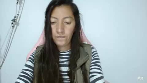 Snapshot of candymilfff chatting on 11.03.25 candymilfff online show from 11.03.25