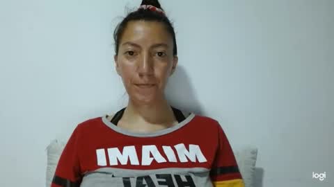 Snapshot of candymilfff chatting on 11.08.25 candymilfff online show from 11.08.25