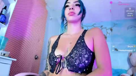 Snapshot of candyrisex chatting on 06.25.26 candyrisex online show from 06.25.26