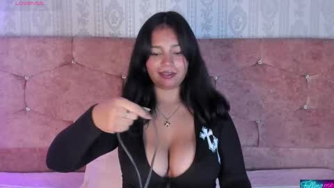 Snapshot of candys_victoria chatting on 05.13.26 Candys Victoria online show from 05.13.26