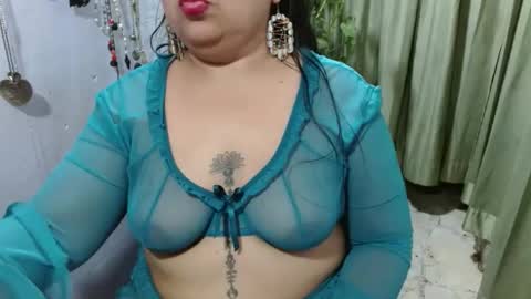 Snapshot of canelacollins chatting on 12.05.25 CanelaCollins online show from 12.05.25