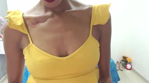 Snapshot of canella_hotx chatting on 12.17.24 Canela online show from 12.17.24