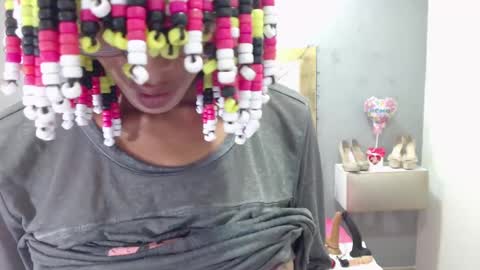 Snapshot of canella_hotx chatting on 01.16.25 Canela online show from 01.16.25