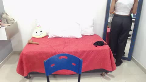 Snapshot of canella_hotx chatting on 03.12.25 Canela online show from 03.12.25