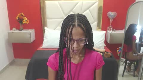 Snapshot of canella_hotx chatting on 10.18.25 Canela online show from 10.18.25