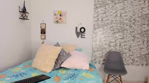 Snapshot of canhela1 chatting on 11.29.25 Canhela online show from 11.29.25