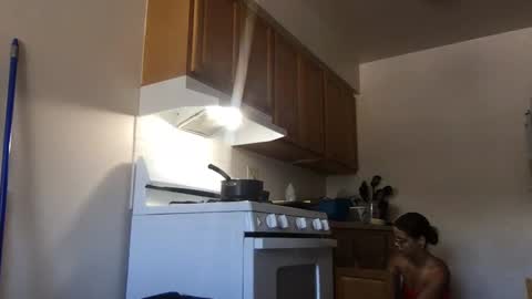     online show from 09.08.25