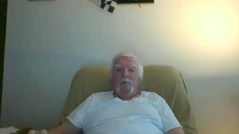 Snapshot of capecod21 chatting on 01.05.25 capecod21 online show from 01.05.25