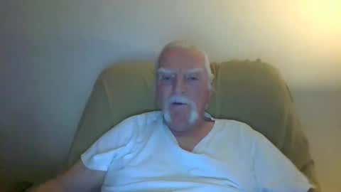 Snapshot of capecod21 chatting on 02.04.25 capecod21 online show from 02.04.25