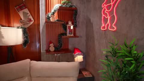 Snapshot of capizzi_ chatting on 12.20.25 David Capizzi online show from 12.20.25