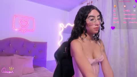 Snapshot of caprii_tay chatting on 02.12.26 Capri online show from 02.12.26