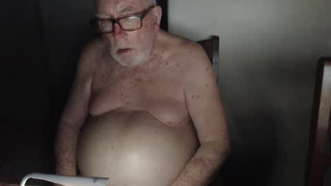 Snapshot of capt5105 chatting on 02.18.25 capt5105 online show from 02.18.25