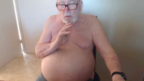 Snapshot of capt5105 chatting on 02.24.25 capt5105 online show from 02.24.25