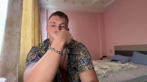 Snapshot of capt_oliver chatting on 07.07.26 follow my twitter online show from 07.07.26