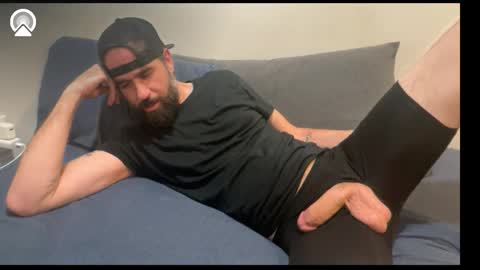 Snapshot of captnblackbeard chatting on 12.19.25 captnblackbeard online show from 12.19.25