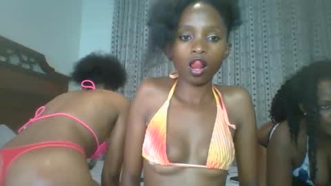 Snapshot of carababey chatting on 02.13.25 carababey online show from 02.13.25