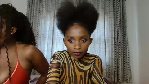 Snapshot of carababey chatting on 02.15.25 carababey online show from 02.15.25