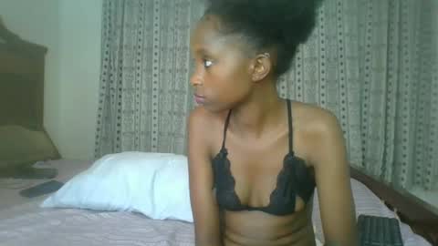 Snapshot of carababey chatting on 02.17.25 carababey online show from 02.17.25