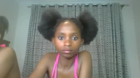 Snapshot of carababey chatting on 02.18.25 carababey online show from 02.18.25