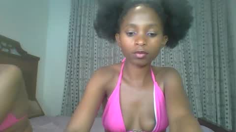 Snapshot of carababey chatting on 02.18.25 carababey online show from 02.18.25