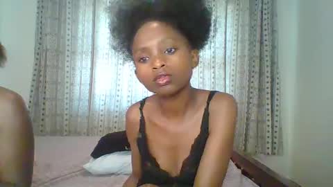 Snapshot of carababey chatting on 02.20.25 carababey online show from 02.20.25