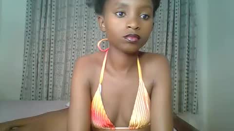 Snapshot of carababey chatting on 02.24.25 carababey online show from 02.24.25