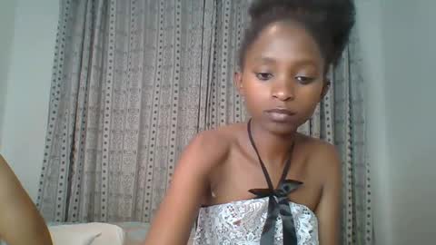 Snapshot of carababey chatting on 02.28.25 carababey online show from 02.28.25