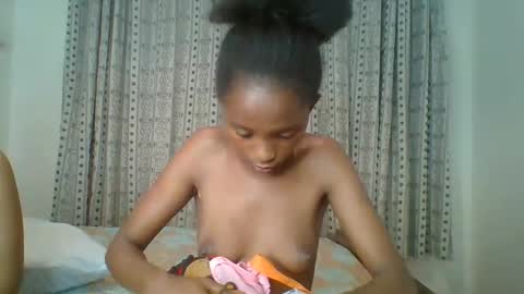 Snapshot of carababey chatting on 02.28.25 carababey online show from 02.28.25