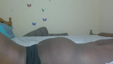 Snapshot of caramelebony_ chatting on 02.11.25 caramelebony_ online show from 02.11.25