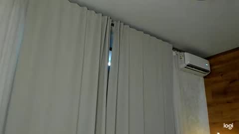 caressyourself online show from 02.06.25