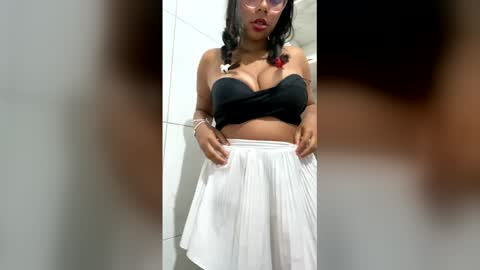 Snapshot of carharinahot chatting on 03.27.26 carharinahot online show from 03.27.26