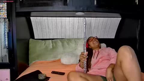 Snapshot of caribeancreme chatting on 01.08.25 Cari Bean online show from 01.08.25