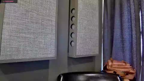 Snapshot of caribeancreme chatting on 01.13.25 Cari Bean online show from 01.13.25