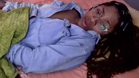 Snapshot of caribeancreme chatting on 01.24.25 Cari Bean online show from 01.24.25