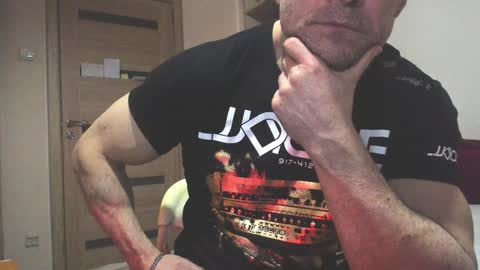 Snapshot of carin_the_body chatting on 01.25.25 Laz online show from 01.25.25
