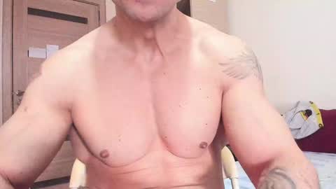 Snapshot of carin_the_body chatting on 02.05.25 Laz online show from 02.05.25