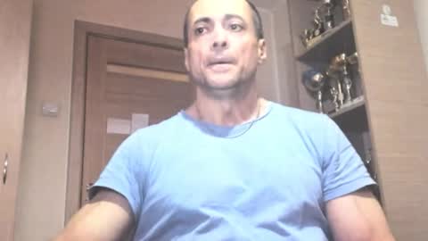 Snapshot of carin_the_body chatting on 10.19.25 Laz online show from 10.19.25