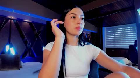 Snapshot of carina_rossi chatting on 02.25.25 Carina online show from 02.25.25