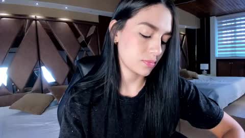 Snapshot of carina_rossi chatting on 03.09.25 Carina online show from 03.09.25