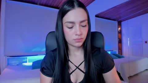 Snapshot of carina_rossi chatting on 03.12.25 Carina online show from 03.12.25
