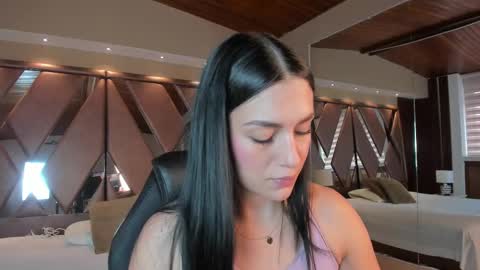 Snapshot of carina_rossi chatting on 10.10.25 Carina online show from 10.10.25