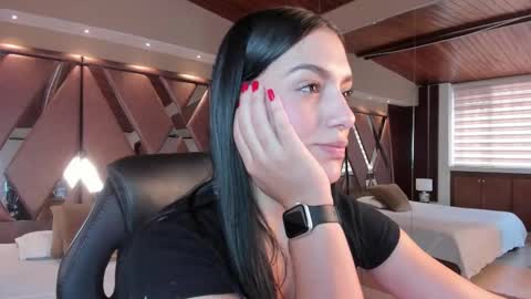 Snapshot of carina_rossi chatting on 10.22.25 Carina online show from 10.22.25