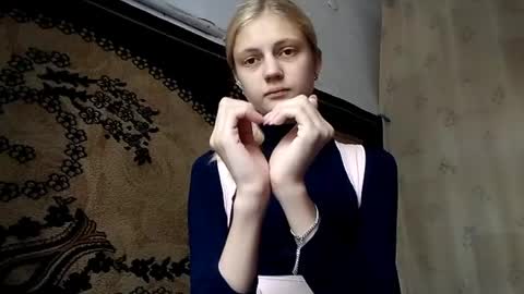 Snapshot of carissaalderson chatting on 05.05.26 Kira online show from 05.05.26