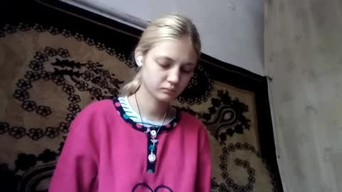 Snapshot of carissaalderson chatting on 05.06.26 Kira online show from 05.06.26