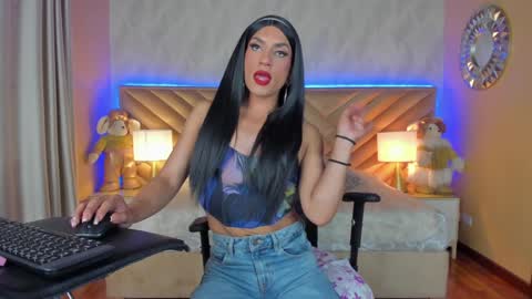 Snapshot of carla_santini chatting on 12.28.24 Carla Santini online show from 12.28.24