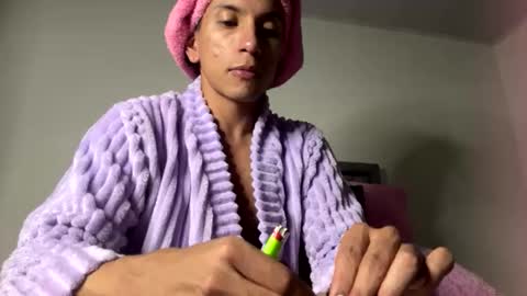 Snapshot of carla_santini chatting on 01.22.25 Carla Santini online show from 01.22.25